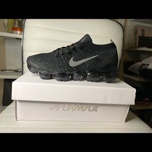 Nike Vapor Max Flyknit Size 7 New